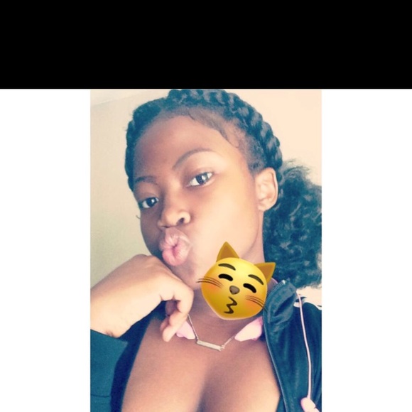 Meet your Posher, Angela - Picture 1 of 1